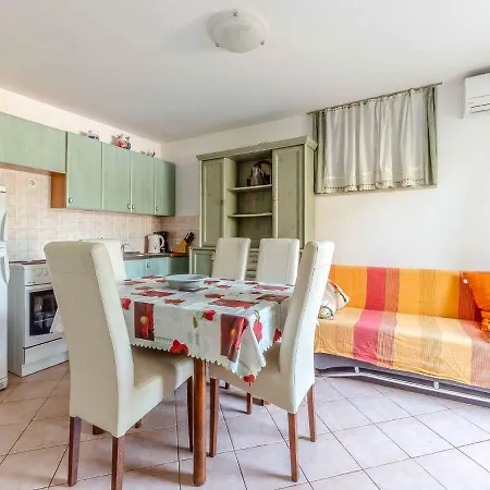 Nevenka Apartamento *