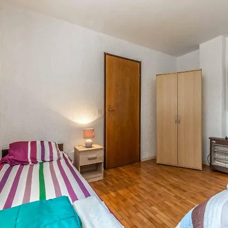 Nevenka Apartamento